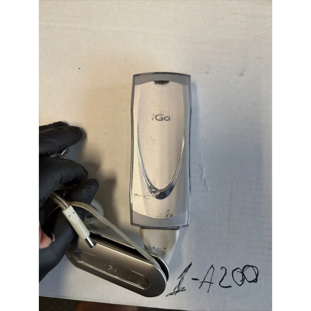 iGo Juice 70 Universal AC DC Power Adapter Laptop Charger‎ PS0055 Silver